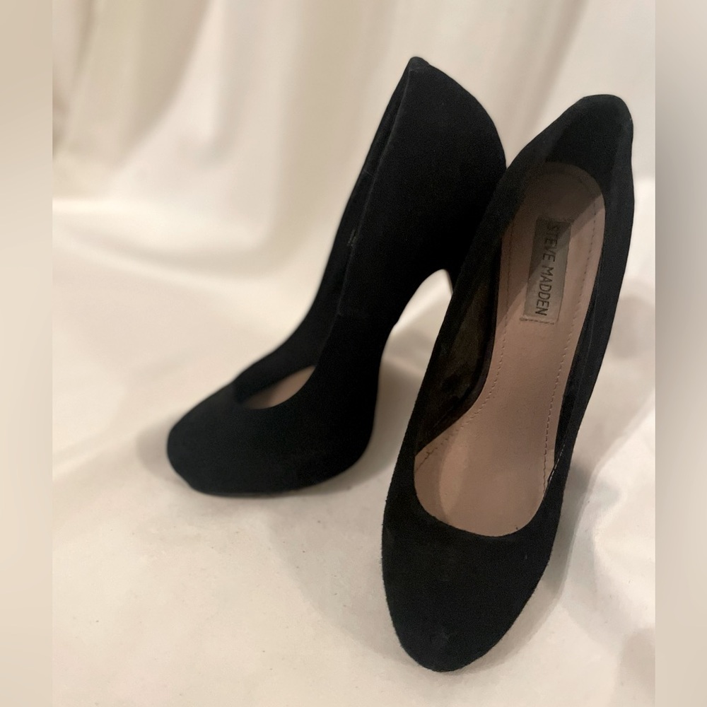 Steve Madden suede heels